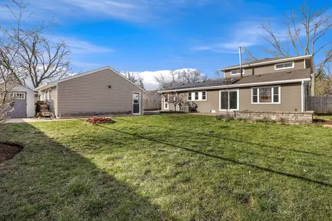 Exterior - 505 Olive St, Hoffman Estates, IL 60169 photo 4 of 6