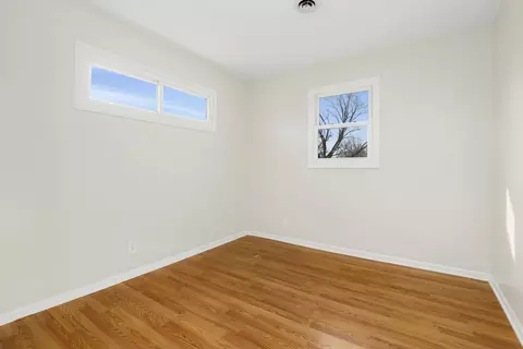 Bedroom - 505 Olive St, Hoffman Estates, IL 60169 photo 4 of 9