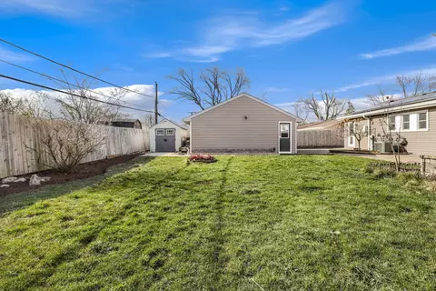 Exterior - 505 Olive St, Hoffman Estates, IL 60169 photo 5 of 6