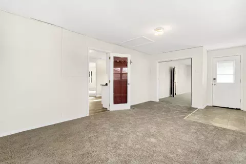 Living - 505 Olive St, Hoffman Estates, IL 60169 photo 4 of 6