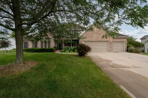2001 Claremont, Normal, IL 61761