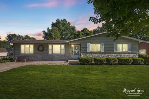 230 E Beech St, Piper City, IL 60959