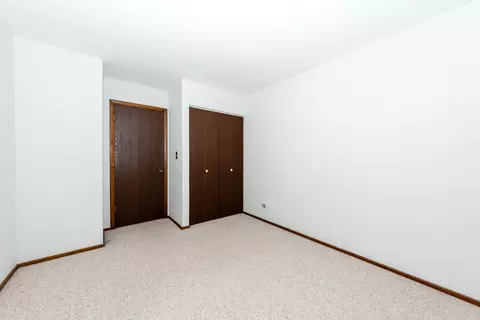 709 Ascot Ct, Hoffman Estates, IL 60169 photo 14