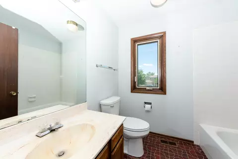 709 Ascot Ct, Hoffman Estates, IL 60169 photo 20