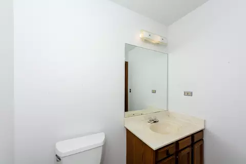 709 Ascot Ct, Hoffman Estates, IL 60169 photo 9