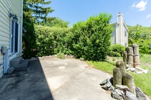 709 Ascot Ct, Hoffman Estates, IL 60169 photo 23