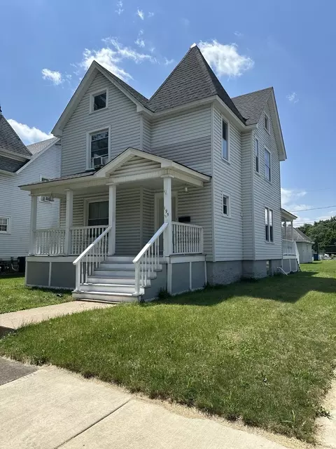 195 N Grand Ave, Bradley, IL 60915