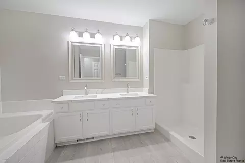 Bath - 3103 River Birch Ct, Mchenry, IL 60051 photo 1 of 3