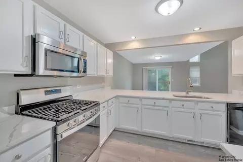 Kitchen - 3103 River Birch Ct, Mchenry, IL 60051 photo 2 of 2
