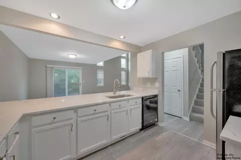 Kitchen - 3103 River Birch Ct, Mchenry, IL 60051 photo 1 of 2