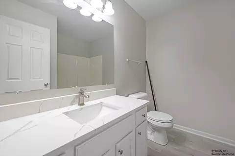 Bath - 3103 River Birch Ct, Mchenry, IL 60051 photo 2 of 3