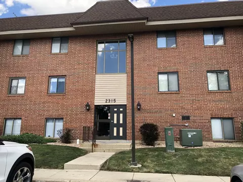 2315 S Main St #2A, Lombard, IL 60148