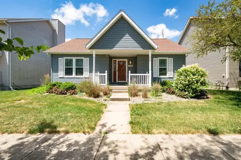 1317 Ogelthorpe Ave, Normal, IL 61761