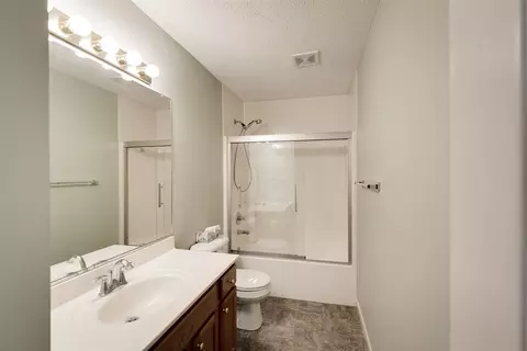 Bath - 1317 Ogelthorpe Ave, Normal, IL 61761 photo 1 of 2