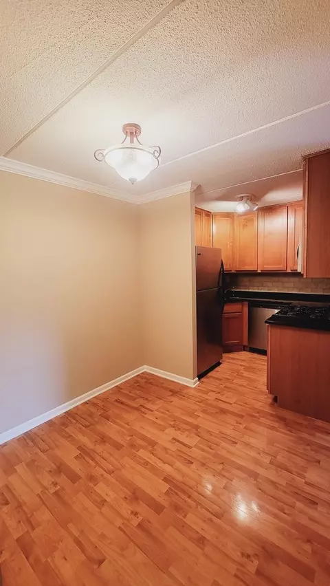Dining - 561 Fairway View Dr #2D, Wheeling, IL 60090 photo 1 of 1