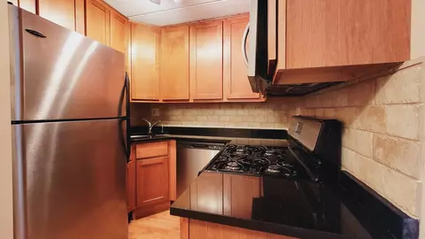 Kitchen - 561 Fairway View Dr #2D, Wheeling, IL 60090 photo 3 of 4