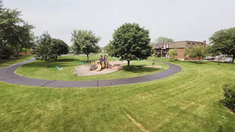 View/Area - 561 Fairway View Dr #2D, Wheeling, IL 60090 photo 1 of 1