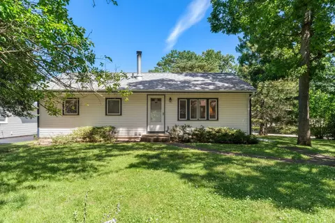 33463 N Lone Rock Rd, Grayslake, IL 60030