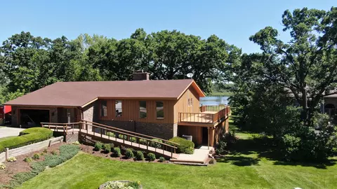 2921 Sterling Dr, Mchenry, IL 60050