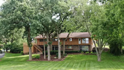 2921 Sterling Dr, Mchenry, IL 60050 photo 3