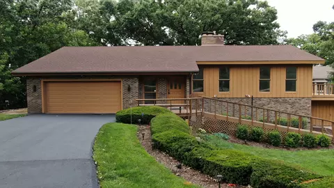 2921 Sterling Dr, Mchenry, IL 60050 photo 2