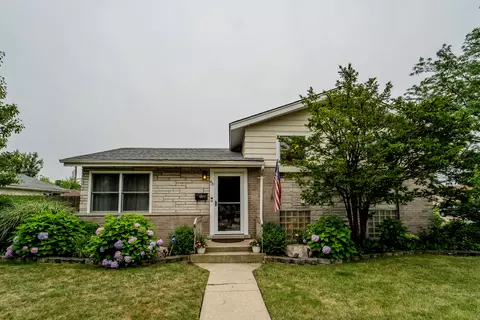 431 W Army Trail Blvd, Addison, IL 60101