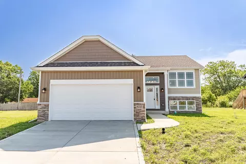 8215 Marshall St, Merrillville, IN 46410