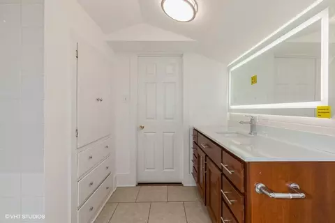 Bath - 215 Maple Ln, Thornton, IL 60476 photo 2 of 2