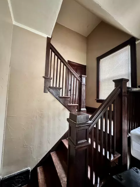 Entry Way - 608 E Walnut St, Bloomington, IL 61701 photo 1 of 2