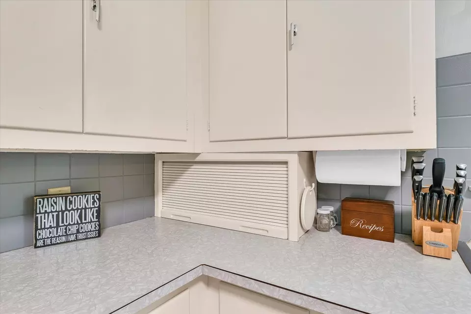 Kitchen - 123 N Crossley St, Melvin, IL 60952 photo 5 of 6