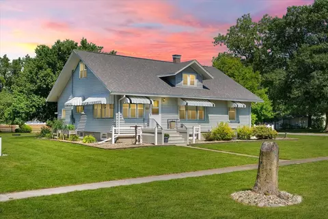 Exterior - 123 N Crossley St, Melvin, IL 60952 photo 1 of 12