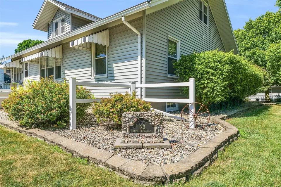 Exterior - 123 N Crossley St, Melvin, IL 60952 photo 12 of 12