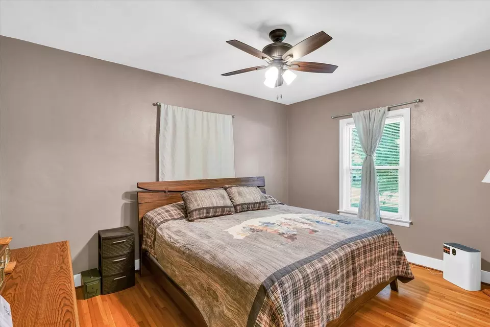 Bedroom - 123 N Crossley St, Melvin, IL 60952 photo 4 of 5