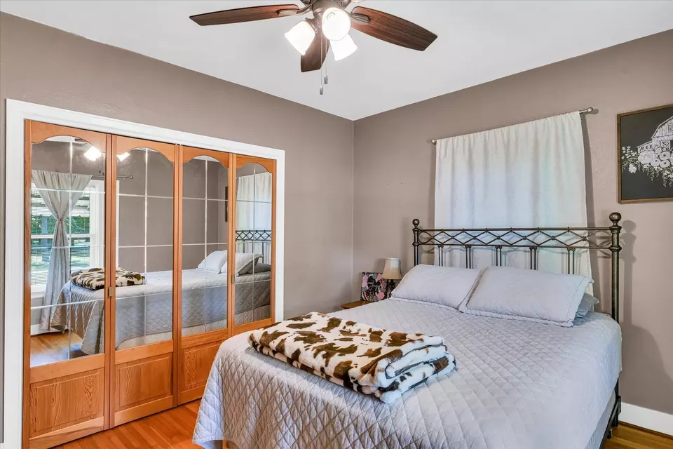 Bedroom - 123 N Crossley St, Melvin, IL 60952 photo 3 of 5