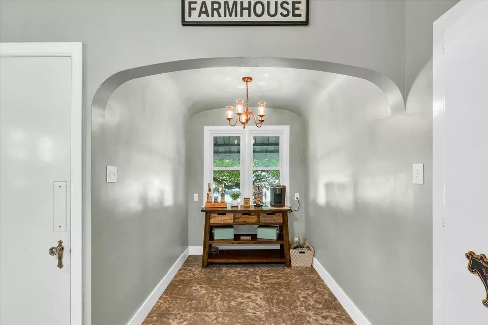 Entry Way - 123 N Crossley St, Melvin, IL 60952 photo 2 of 3