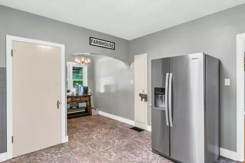 Entry Way - 123 N Crossley St, Melvin, IL 60952 photo 1 of 3