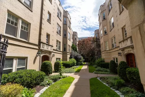 821 Forest Ave #2E, Evanston, IL 60202