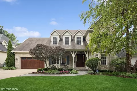 232 Powell St, Clarendon Hills, IL 60514