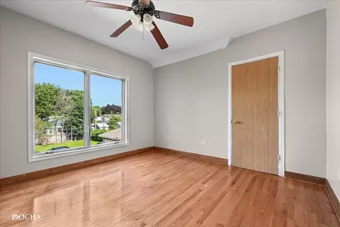 702 Congdon Ave, Elgin, IL 60120 photo 21