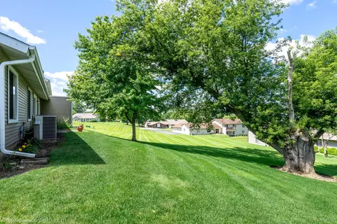 603 Devonshire Ct #A, Mchenry, IL 60050 photo 4