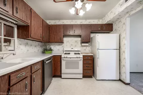 603 Devonshire Ct #A, Mchenry, IL 60050 photo 9