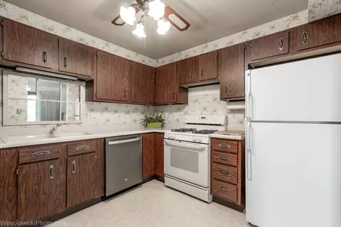603 Devonshire Ct #A, Mchenry, IL 60050 photo 8