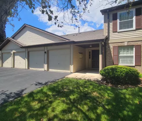 425 Woodview Cir #D, Elgin, IL 60120