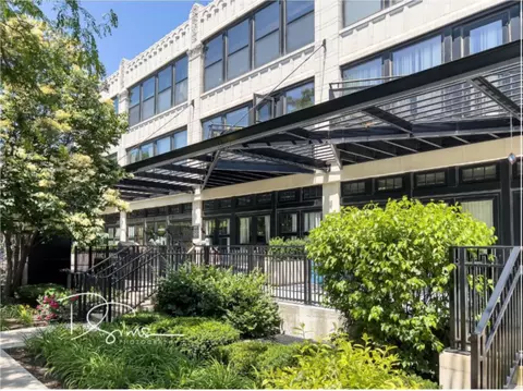 1110 W 15th St #407, Chicago, IL 60608