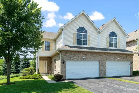 19 Lily Ct, Bolingbrook, IL 60440