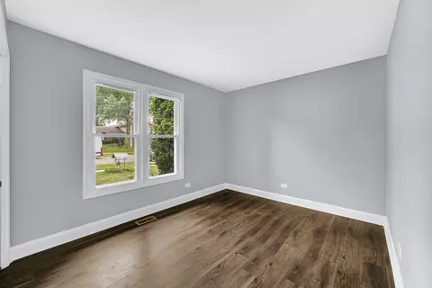 1260 Campbell Ln, Hoffman Estates, IL 60169 photo 16