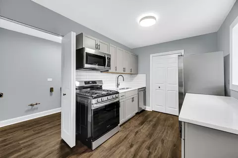 1260 Campbell Ln, Hoffman Estates, IL 60169 photo 3