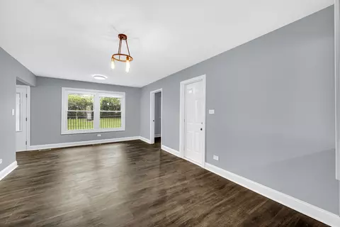 1260 Campbell Ln, Hoffman Estates, IL 60169 photo 12