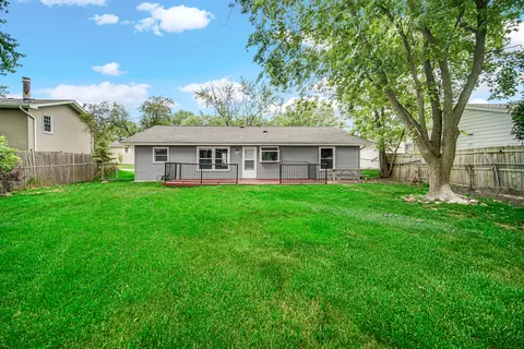 1260 Campbell Ln, Hoffman Estates, IL 60169 photo 21