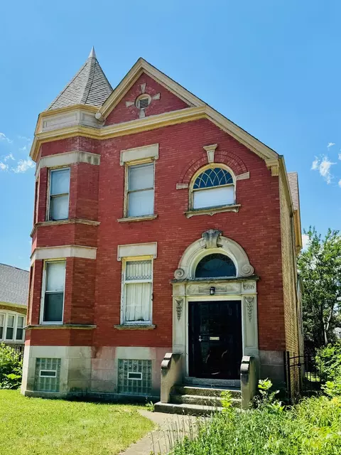 566 N Long Ave, Chicago, IL 60644